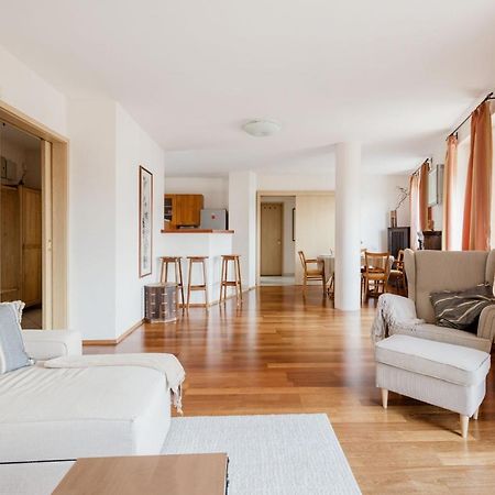Bright And Spacious Penthouse W/ Terrace & Parking Budapeste Exterior foto