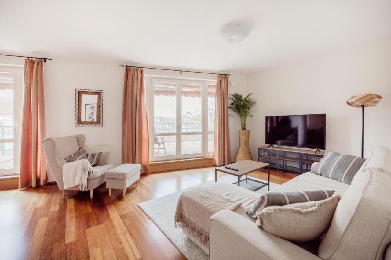 Bright And Spacious Penthouse W/ Terrace & Parking Budapeste Exterior foto