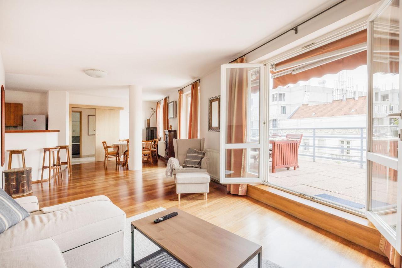 Bright And Spacious Penthouse W/ Terrace & Parking Budapeste Exterior foto