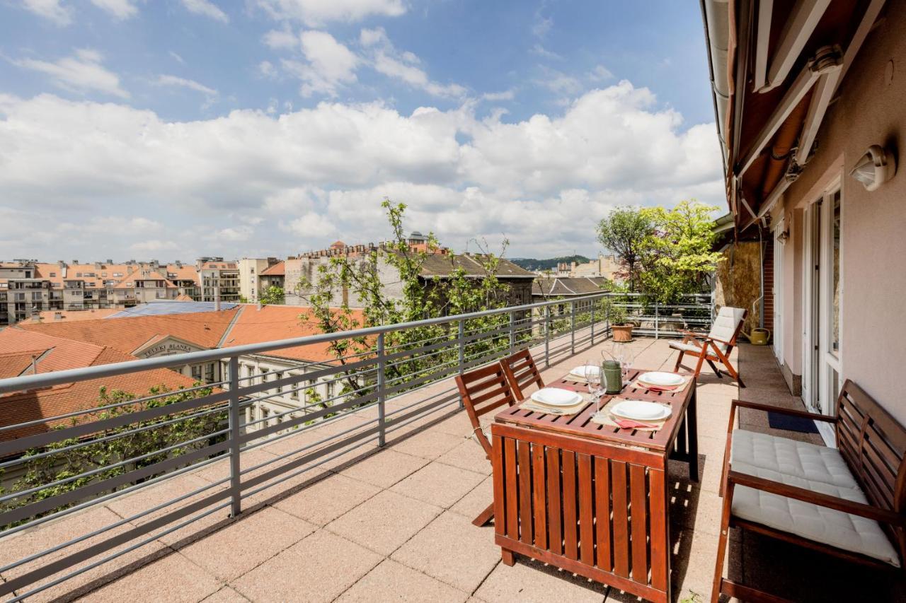 Bright And Spacious Penthouse W/ Terrace & Parking Budapeste Exterior foto