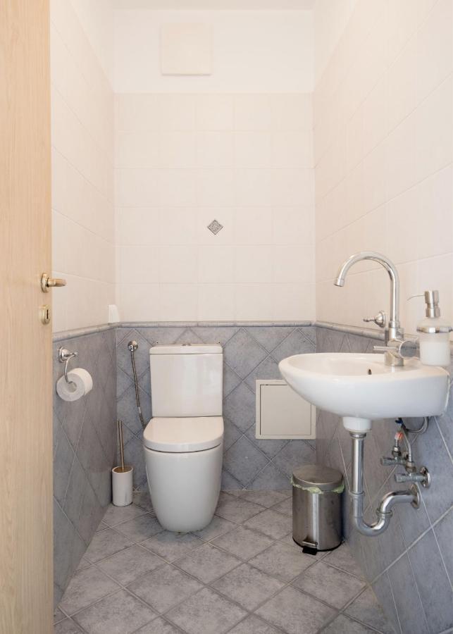 Bright And Spacious Penthouse W/ Terrace & Parking Budapeste Exterior foto